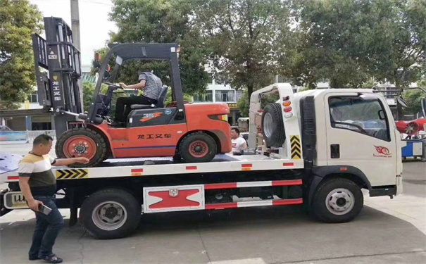 泸西县救援拖车电话号码，24小时拖车公司怎么收费的